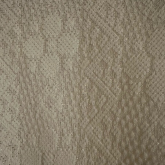 White Textured Long Sleeve Western Top with 3/4 Zip by Trail Ridge Size M - Picture 6 of 6